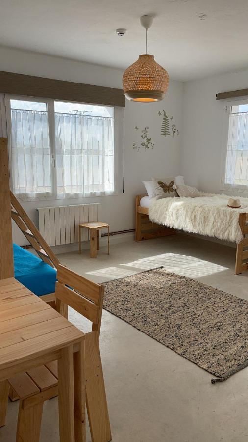 Entheos Hostel Lerin Kültér fotó