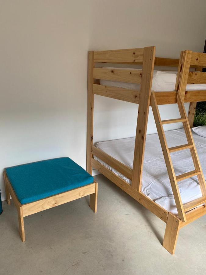 Entheos Hostel Lerin Kültér fotó